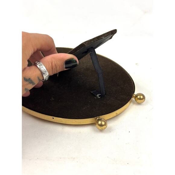 Vintage Solid Brass Oval Footed Picture Frame 5x7 Hand Polished Lacquer Coated - Picture 6 of 8